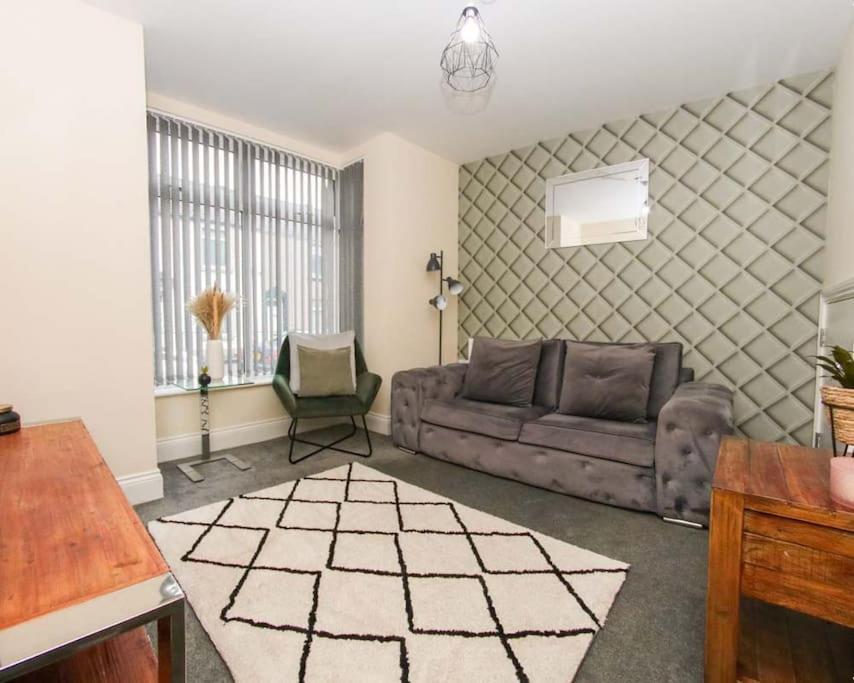 No25-Luxe Living Guest House- 2 Bed-Wifi-Free Parking-City- Beach Swansea Exterior foto