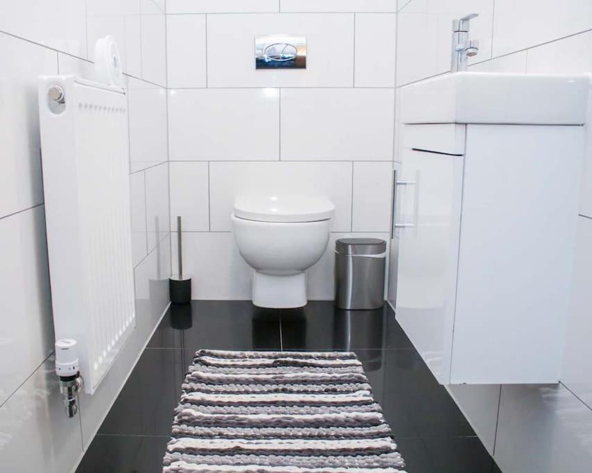 No25-Luxe Living Guest House- 2 Bed-Wifi-Free Parking-City- Beach Swansea Exterior foto